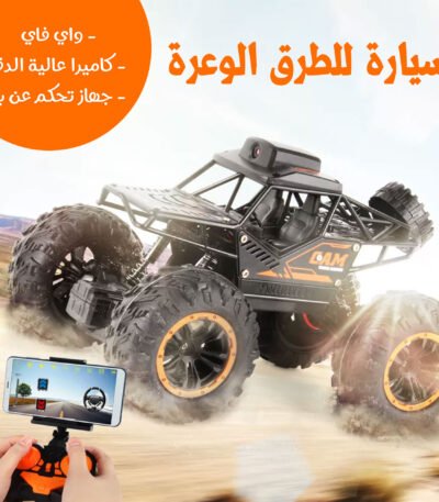 The RC off-road car is black with large brakes, equipped with a camera and a control screen via a smartphone.